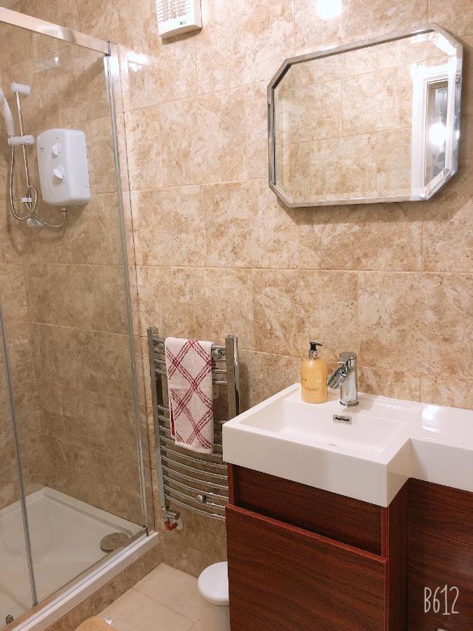 Flat 1 - Entire Modern Studio With En-Suite And Free Parking Close To Qmc, City Centre & Notts Uni Нотингам Екстериор снимка