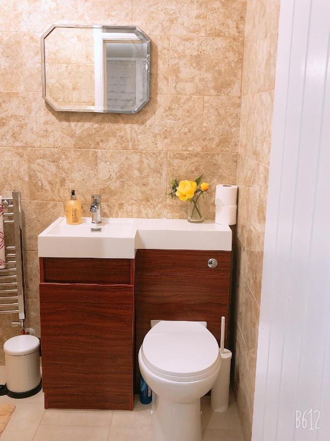 Flat 1 - Entire Modern Studio With En-Suite And Free Parking Close To Qmc, City Centre & Notts Uni Нотингам Екстериор снимка